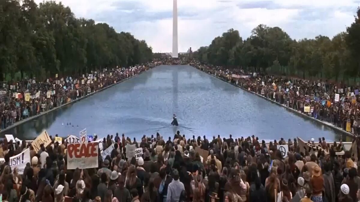 Everything in a Tom Hanks film is beautiful. 2